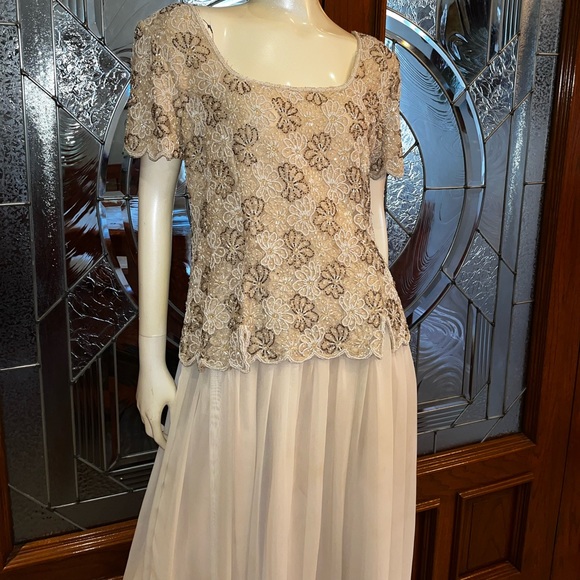 Dresses & Skirts - Mother of the bride dress